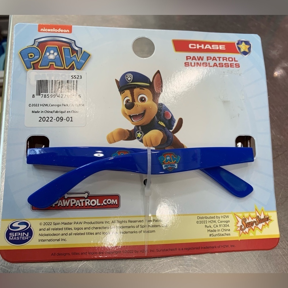 CHASE - Paw Patrol Kids Sunglasses - 100% UV Protection Impact Resistant Lenses - Picture 4 of 4